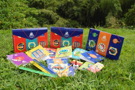 Comité de Cafeteros del Quindío entrega 3.500 kits escolares a niños de la zona rural