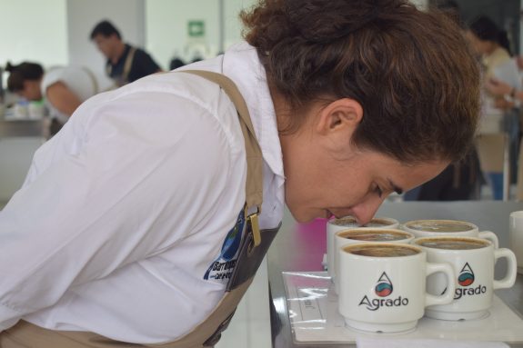 25 catadores realizan cursos certificados por el Coffee Quality Institute, CQI